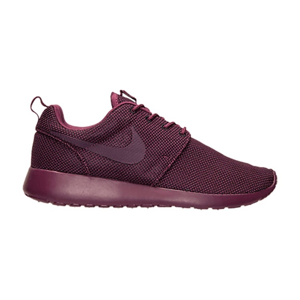 Nike Rosherun Black Villain Red